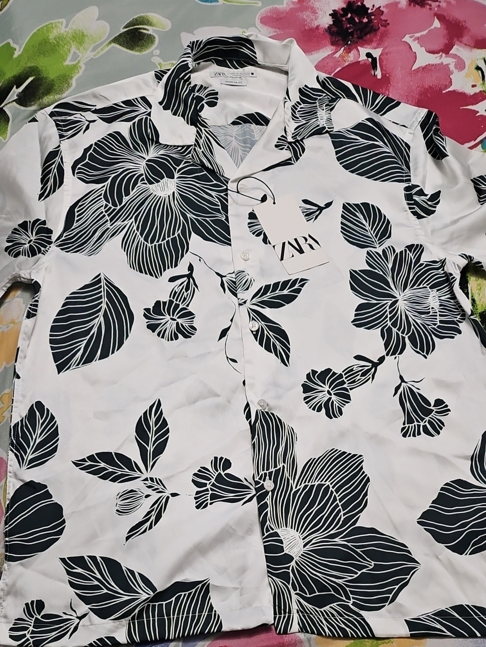 ZARA White Short Sleeve Button-Down with Black Floral Print